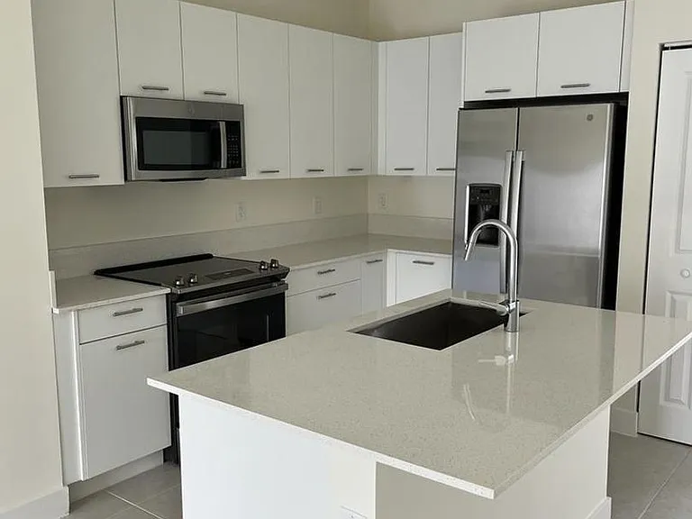 8001 NW 41st St #405 — Photo 8