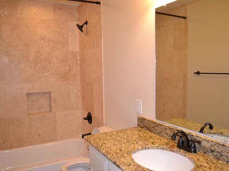508 W Hull St — Photo 9