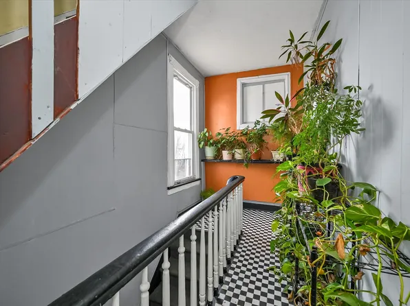 758 Glenmore Avenue image 4 of 10