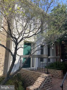 4385 Embassy Park Dr NW, Washington, DC, 20016