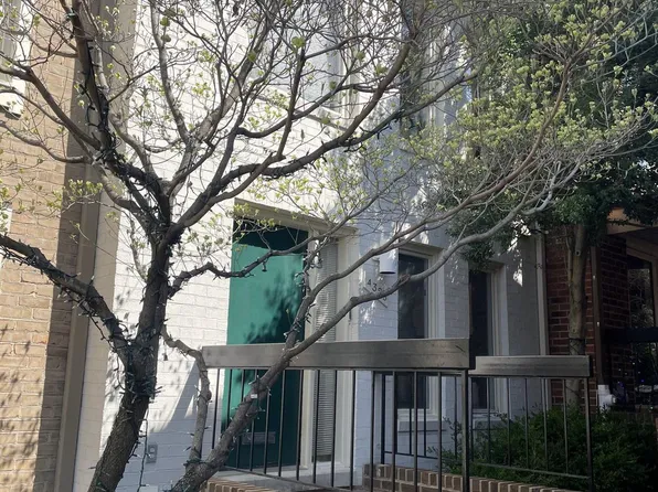 4385 Embassy Park Dr NW, Washington, DC 20016