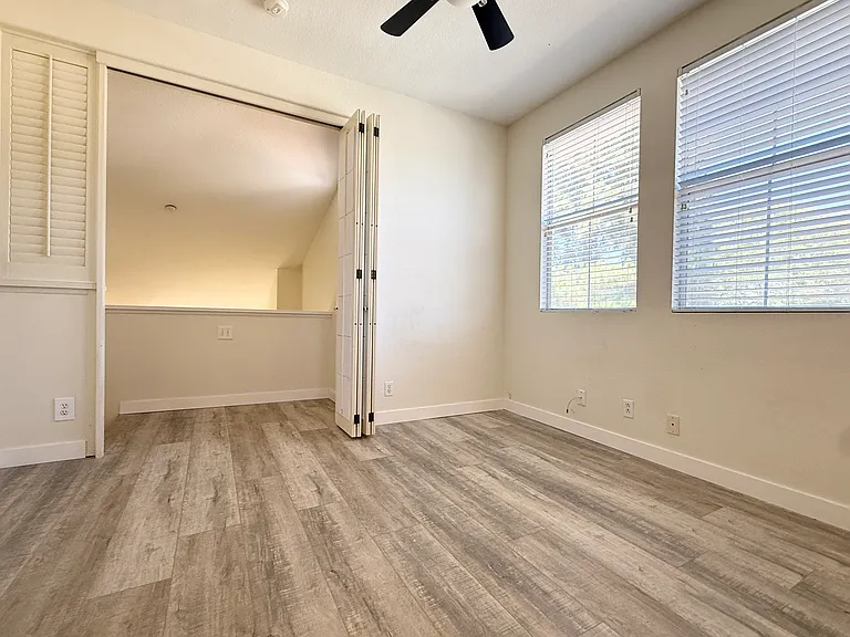801 Maplewood — Photo 20
