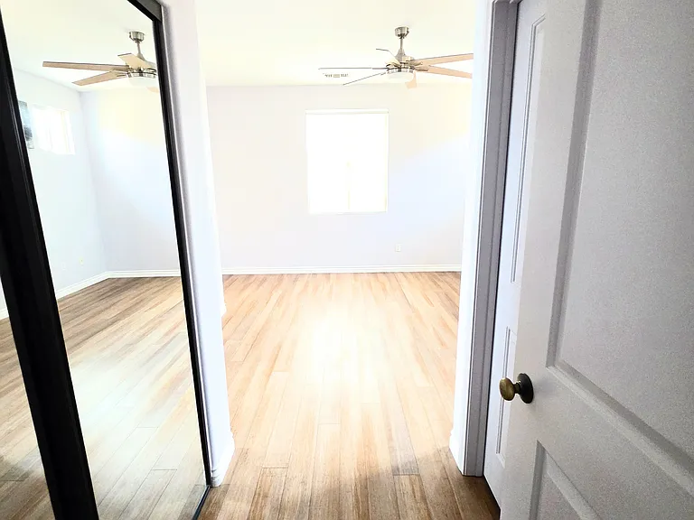 13438 Roselle Ave — Photo 34