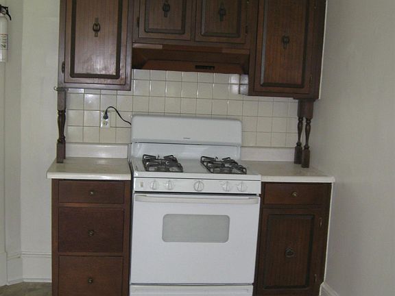 Kitchen has been updated since this photo** New countertop a