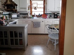 1702 E 19th St, Lawrence, KS 66046