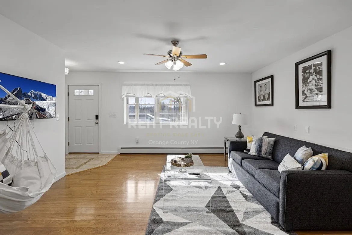 4 bed, $4,400 — Photo 4