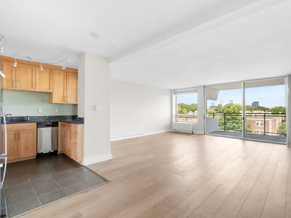 60 Babcock St APT 53, Brookline, MA 02446