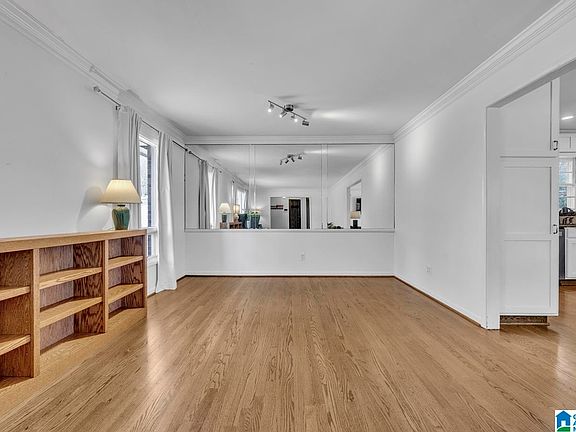 5th image of 1325 Southhall Rd