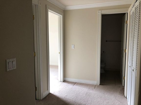 3rd image of 10214 Fernglen Ave