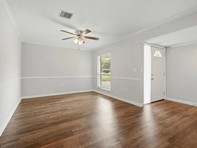 1930 Redway Ln — Photo 3