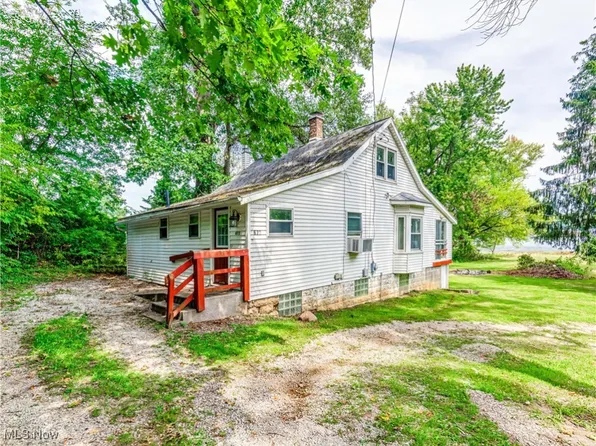 673 Fruit Dr, Akron, OH 44319