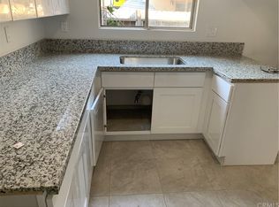 15561 Pasadena Ave APT B, Tustin, CA 92780