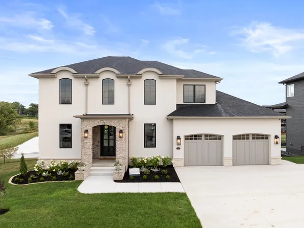 313 Emmett Ct, Norwalk, IA 50211