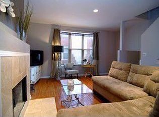 555 N Artesian Ave APT C, Chicago, IL 60612