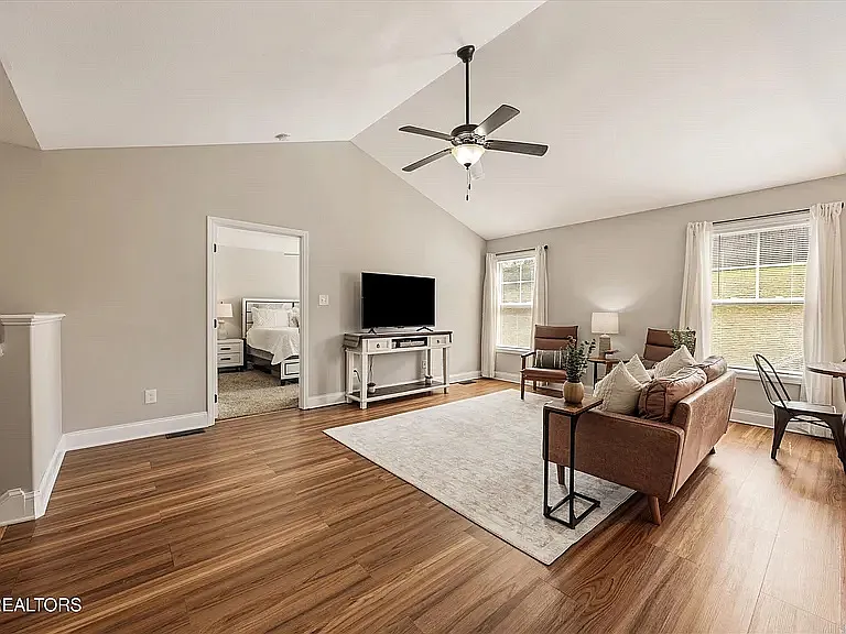 7931 Poplar Grove Ln — Photo 5