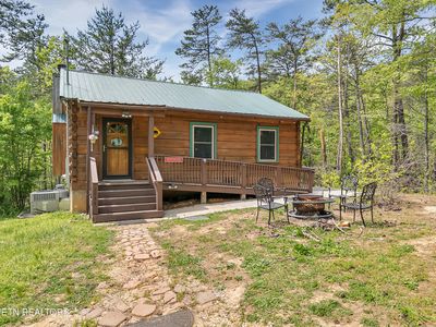 2534 Black Bear Ln, Sevierville, TN, 37876