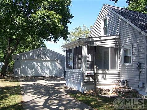 2nd image of 2015 Sheridan Dr