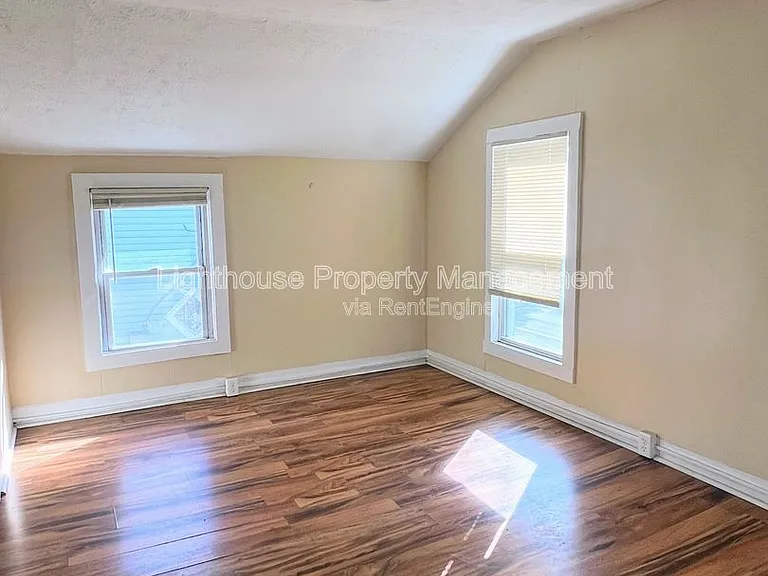 219 E North St #2 — Photo 11