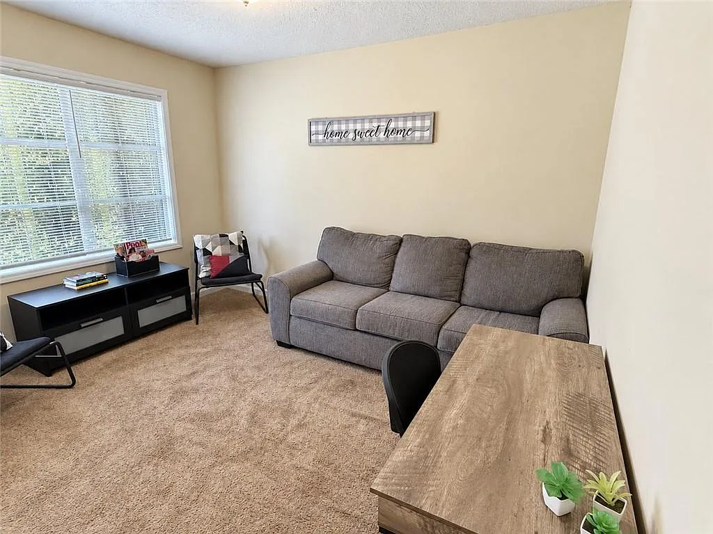 3 bed, 2.5 bath, 1458 sqft, $1,975 — Photo 4
