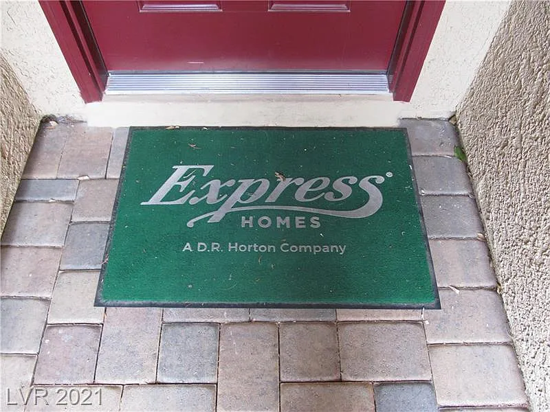 4 bed, 2035 sqft, $2,170 — Photo 3