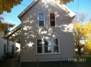 945 Davis Ave NW, Grand Rapids, MI 49504