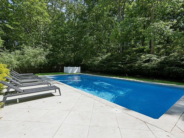 56 Underwood Dr — Photo 40