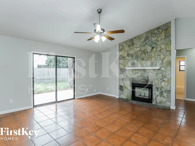 108 E Prindle Dr — Photo 3