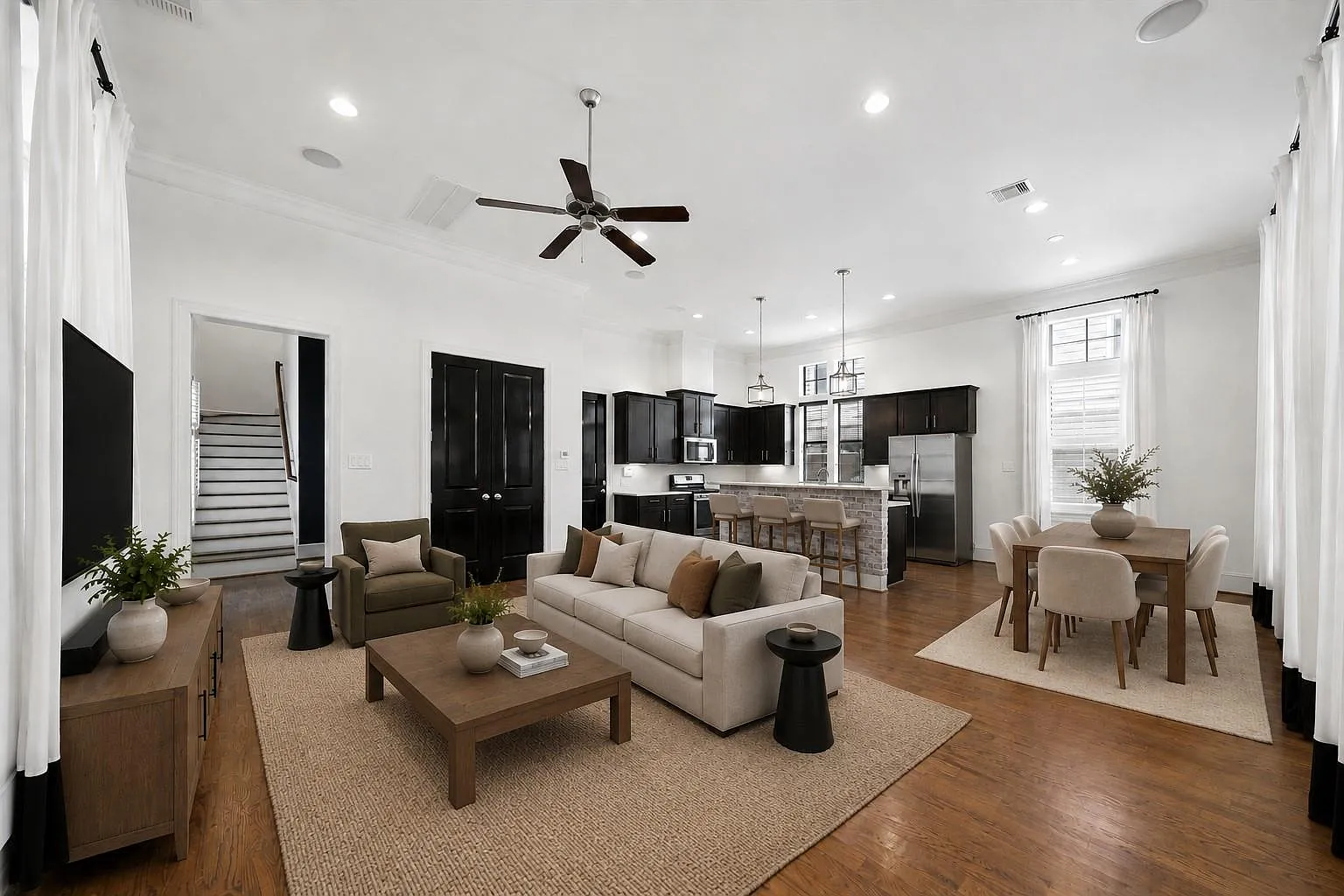 4 bed, 3.5 bath, 2656 sqft, $4,100 — Photo 2