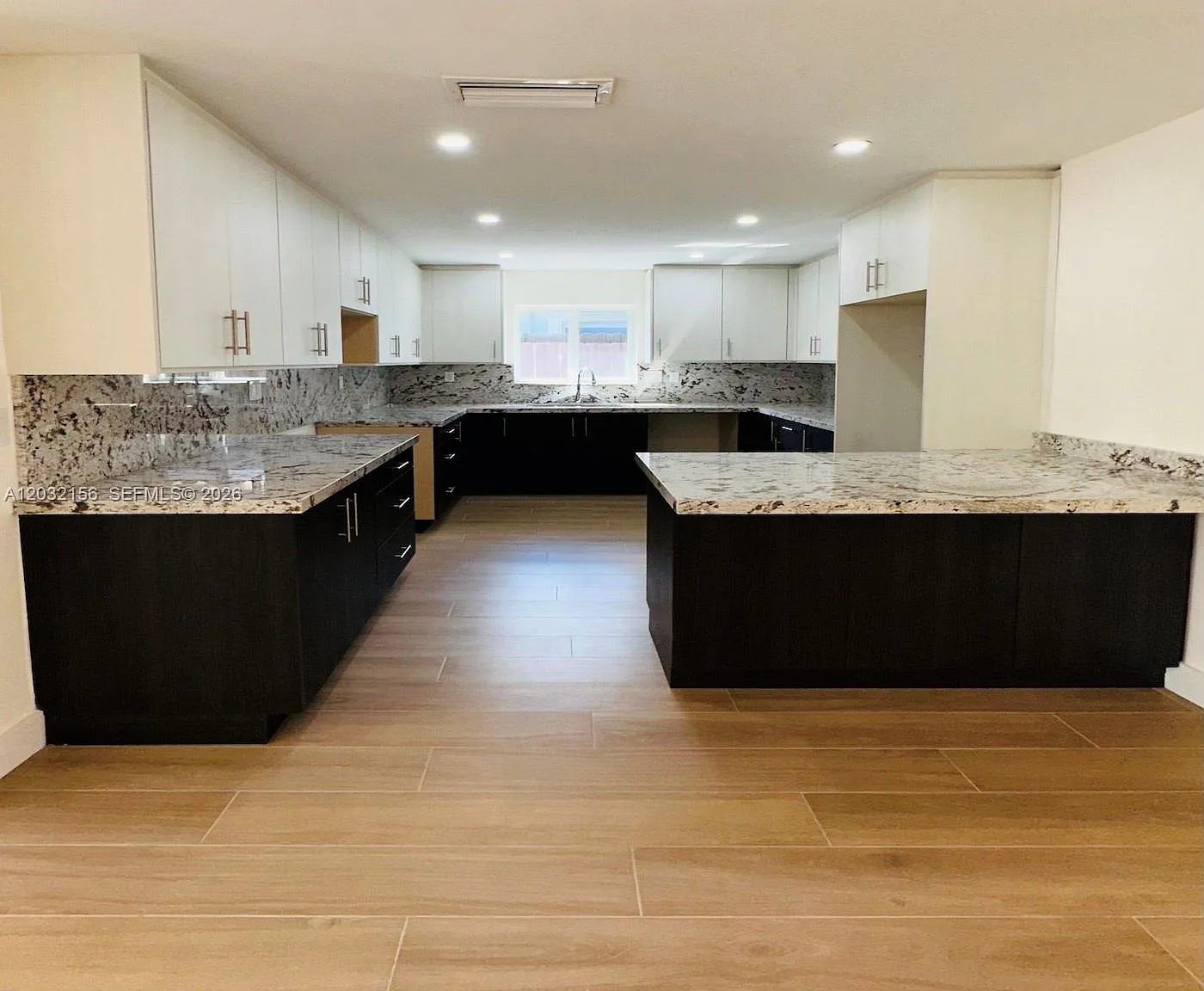 4 bed, 2.0 bath, $5,200 — Photo 4
