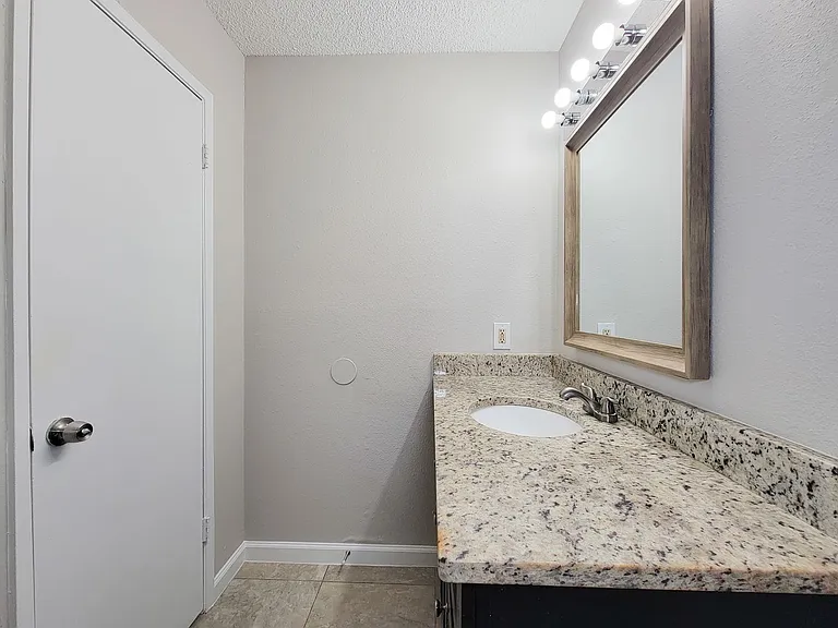 8530 Quail Burg Ln — Photo 34