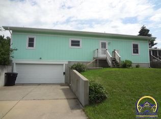 401 SE 38th St, Topeka, KS 66609