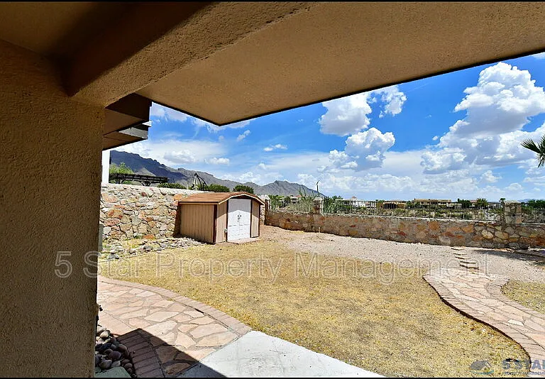6372 Franklin Ridge Dr — Photo 41