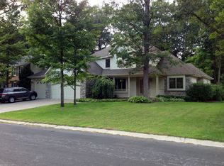 4212 Stonegate Dr, Midland, MI