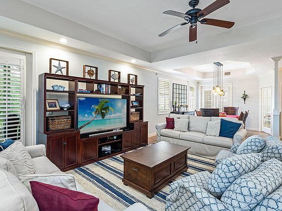 3rd image of 2000 Royal Marco Way Unit 17