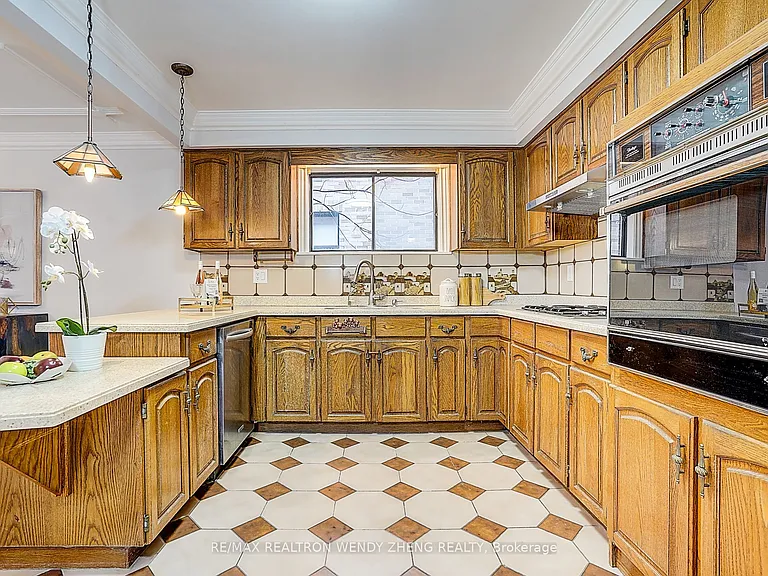 60 Birch Ave — Photo 11