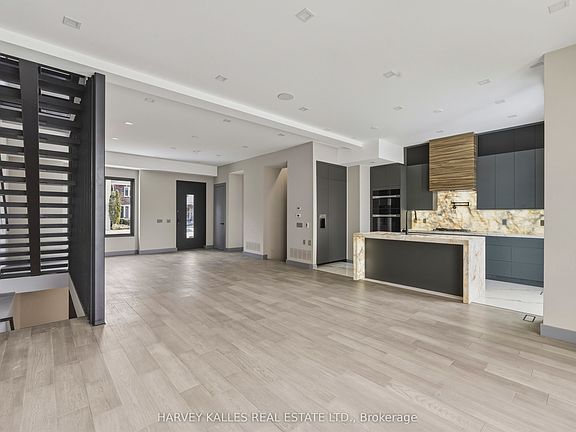 5th image of 1002 Spadina Rd