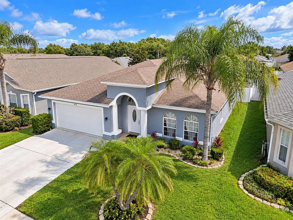 4 bed, 2.0 bath, 1980 sqft, $2,800 — Photo 3