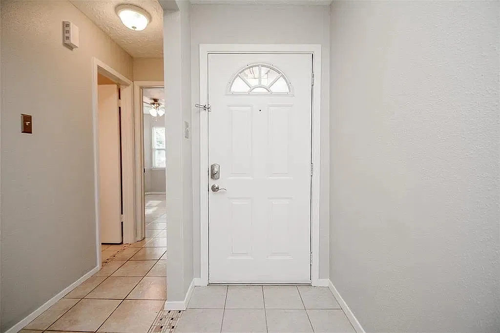 3 bed, 1150 sqft, $1,600 — Photo 4