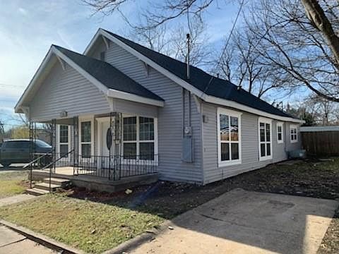 1st image of 106 N Vaden St