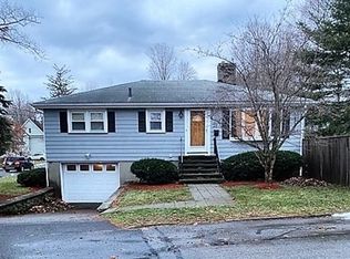 22 Hancock St, Reading, MA 01867