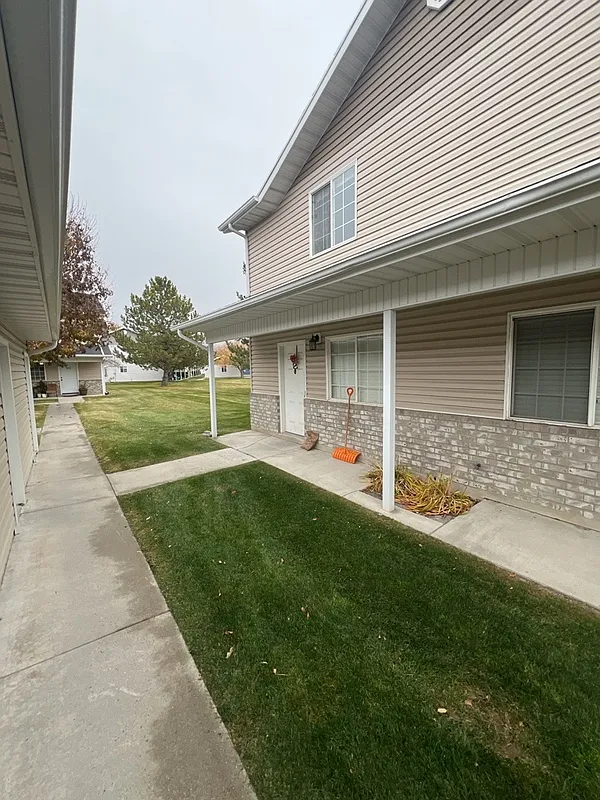 2 bed, 1.5 bath, 1306 sqft, $1,500 — Photo 1