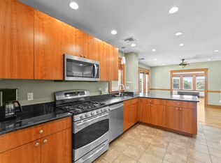 1579 Centre St FLOOR 2, West Roxbury, MA 02132