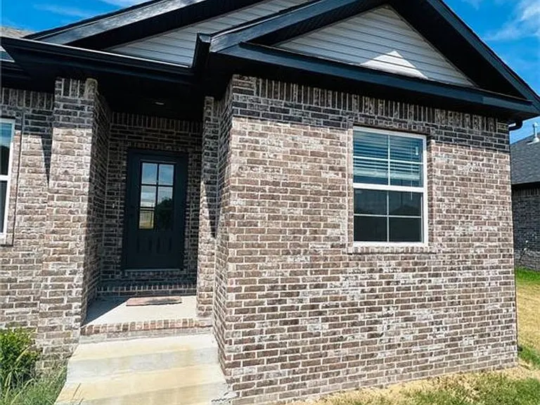 2648 S Olive Ct — Photo 3