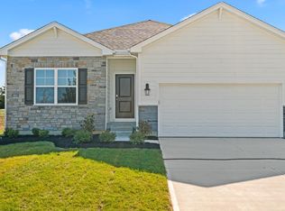 3682 Heritage Farm Ln, Amelia, OH 45102