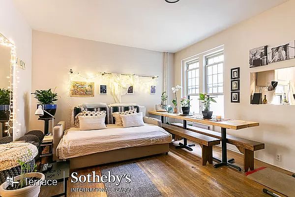 1st image of 4 Dartmouth St APT 210