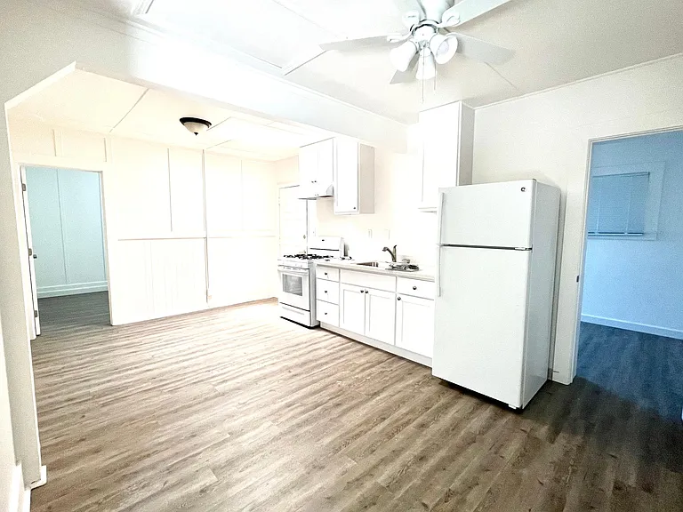 221 Raymond St #9 — Photo 6