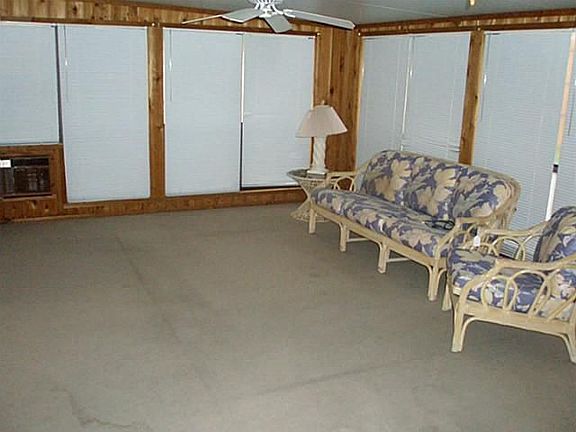 4th image of 320 Stratford Dr