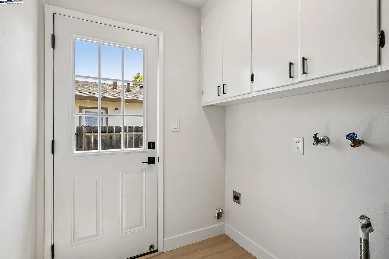 2 bed, 1070 sqft, $3,250 — Photo 4