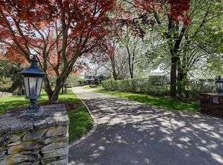 4 Stonegate Rd, Warren, RI 02885