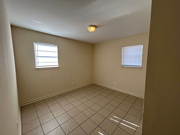 5th image of 3525 37th Ave